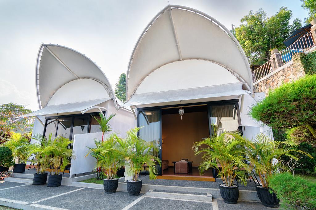 The Valley Resort Hotel Bandung Exterior photo